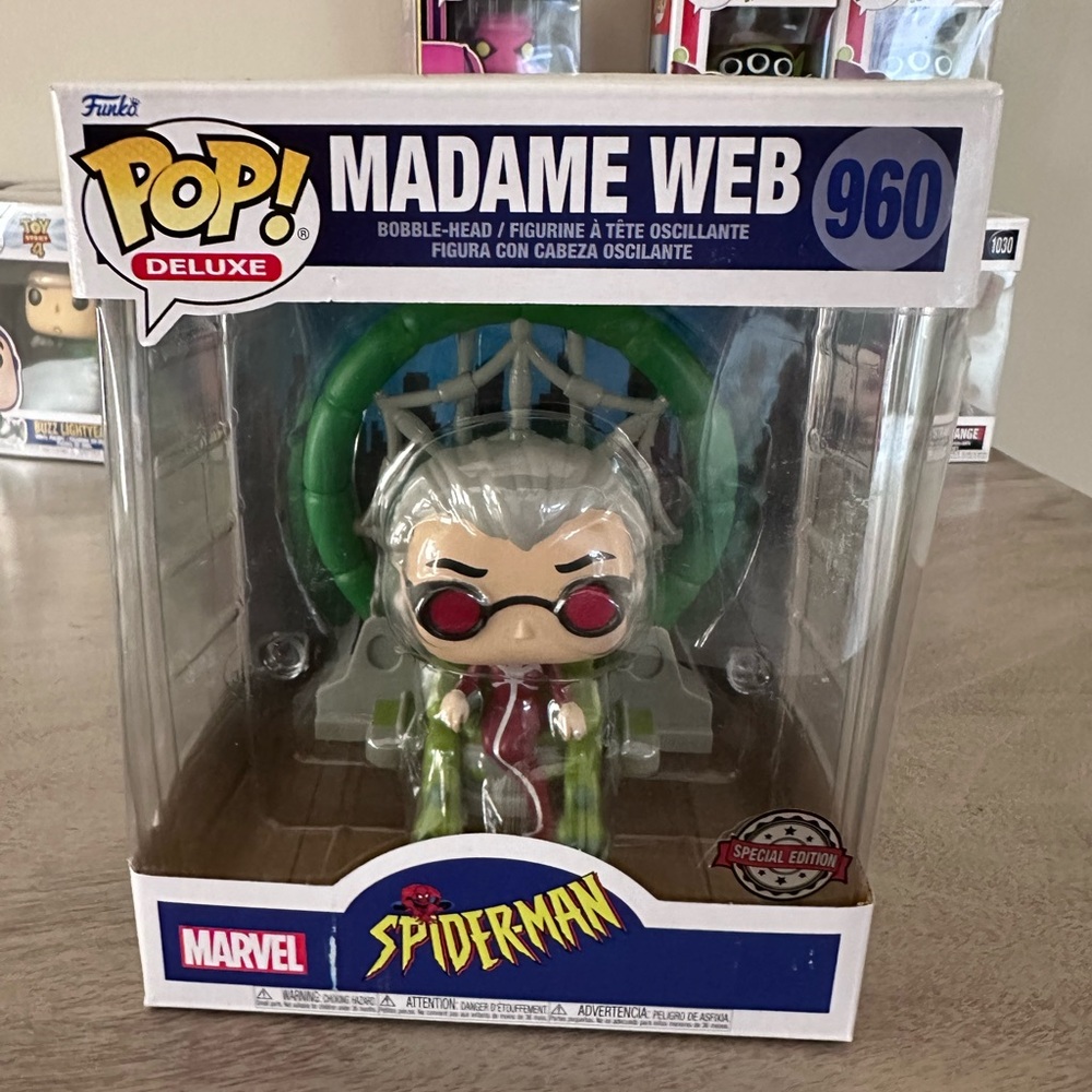 Funko Pop! Deluxe Spider-Man Madame Web Figure